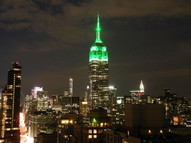 empire-state-building-green-AFP-640x480